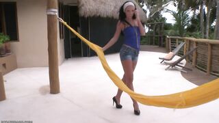 Gina Devine – InTheCrack